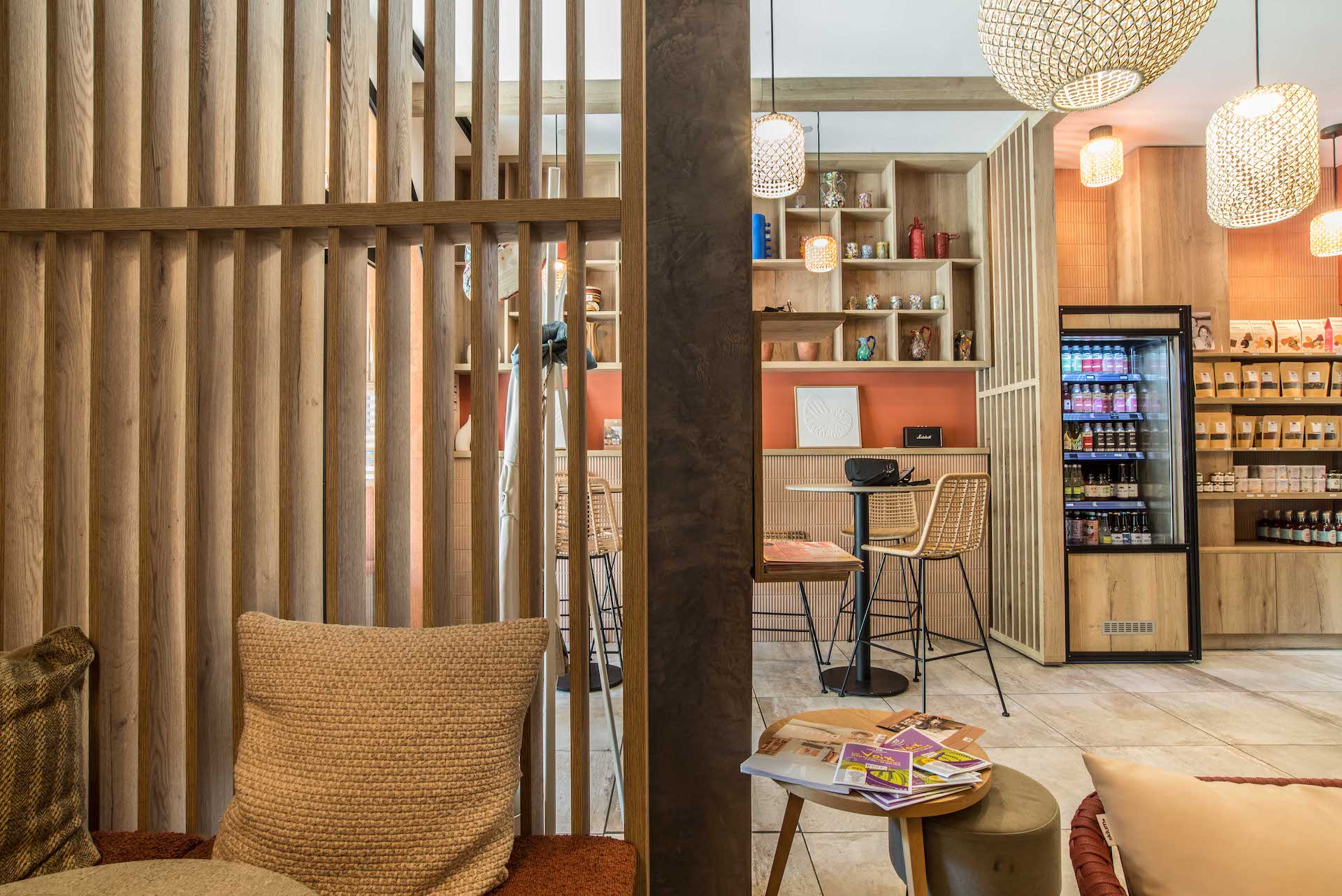 Peanuts café sainte-maxime décoration interieure 15