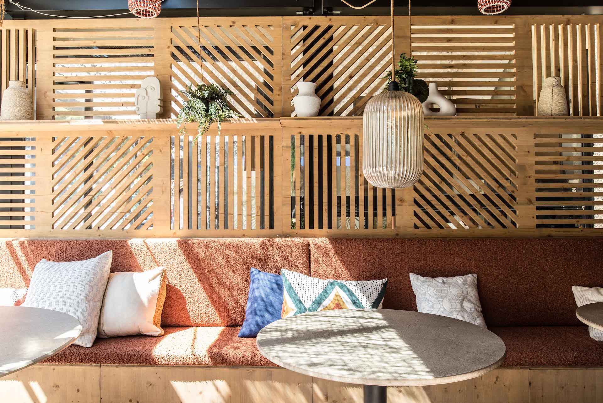 Peanuts café sainte-maxime décoration interieure 19