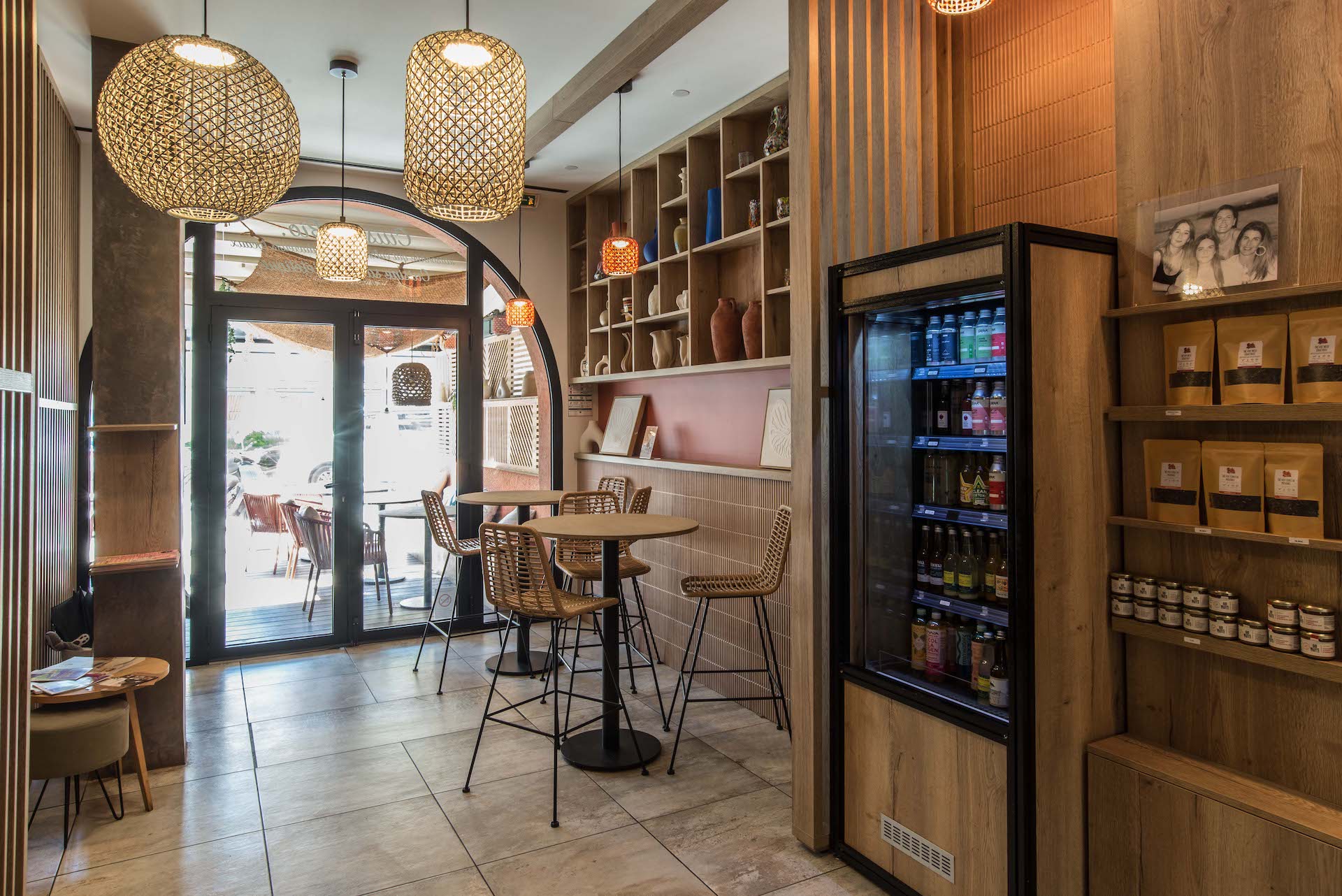 Peanuts café sainte-maxime décoration interieure 8